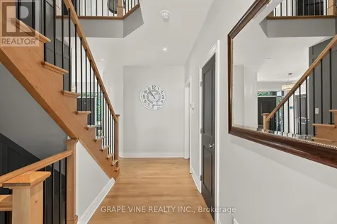 523 Adamson Crescent Ottawa ON K2S 0S7