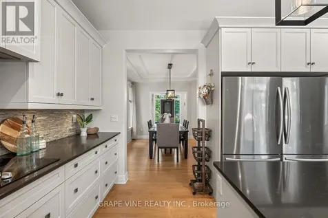 523 Adamson Crescent Ottawa ON K2S 0S7