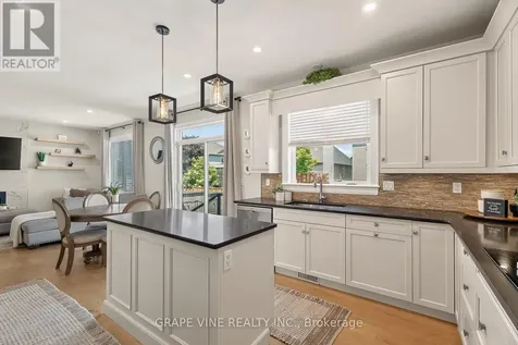 523 Adamson Crescent Ottawa ON K2S 0S7