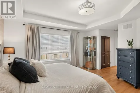 523 Adamson Crescent Ottawa ON K2S 0S7