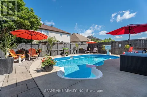 523 Adamson Crescent Ottawa ON K2S 0S7