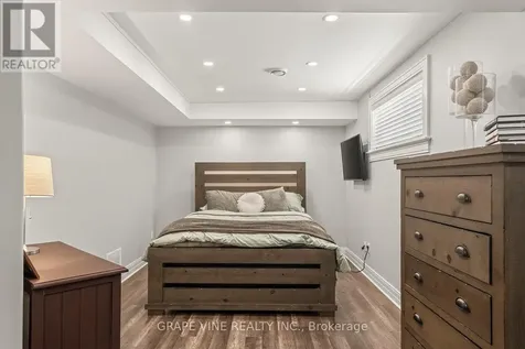 523 Adamson Crescent Ottawa ON K2S 0S7