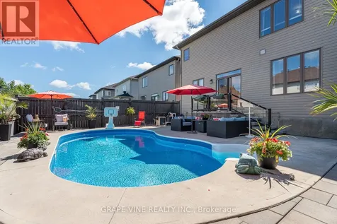 523 Adamson Crescent Ottawa ON K2S 0S7