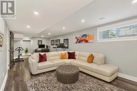 523 Adamson Crescent Ottawa ON K2S 0S7