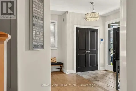 523 Adamson Crescent Ottawa ON K2S 0S7