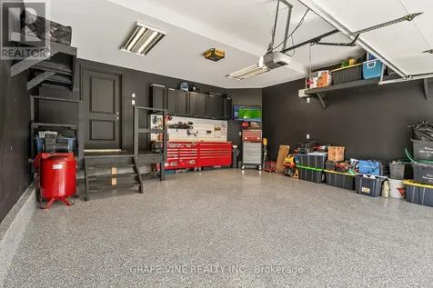 523 Adamson Crescent Ottawa ON K2S 0S7