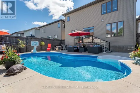 523 Adamson Crescent Ottawa ON K2S 0S7