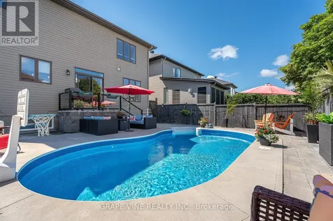 523 Adamson Crescent Ottawa ON K2S 0S7