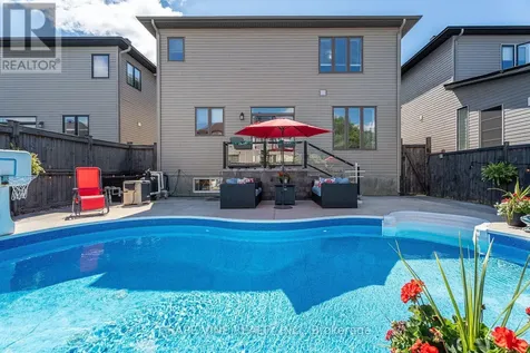 523 Adamson Crescent Ottawa ON K2S 0S7