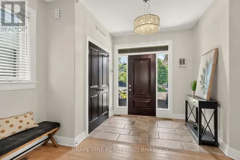 523 Adamson Crescent Ottawa ON K2S 0S7
