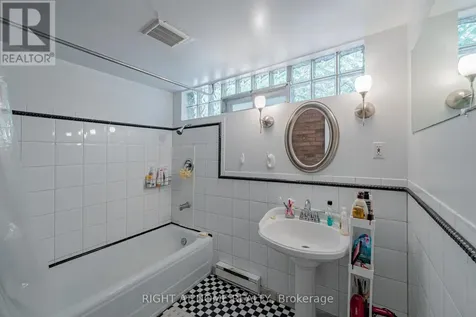 220 Lyon Street North Ottawa ON K1R 5V7