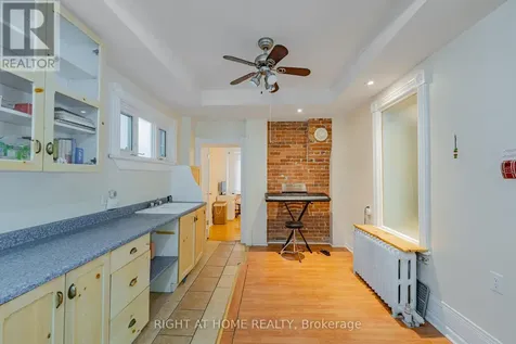 220 Lyon Street North Ottawa ON K1R 5V7