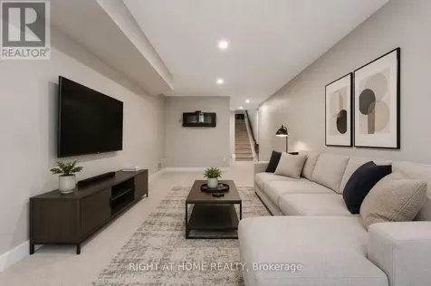 424 Markdale Terrace South Ottawa ON K1X 0B2