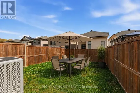 424 Markdale Terrace South Ottawa ON K1X 0B2