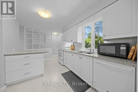 2697 Ulster Crescent Ottawa ON K1V 8J5