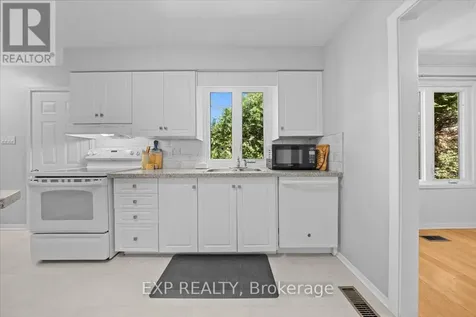 2697 Ulster Crescent Ottawa ON K1V 8J5