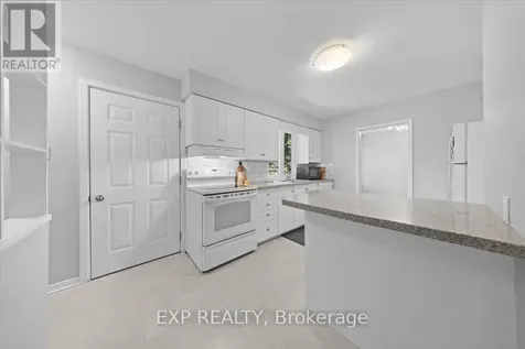 2697 Ulster Crescent Ottawa ON K1V 8J5