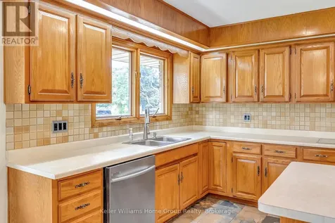 58 Reyburn Avenue Kitchener ON N2C 2B2
