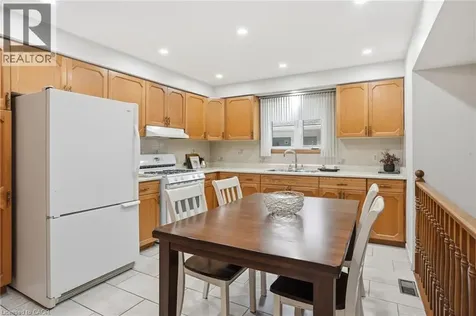6 Royce Avenue Stoney Creek ON L8G 4C8