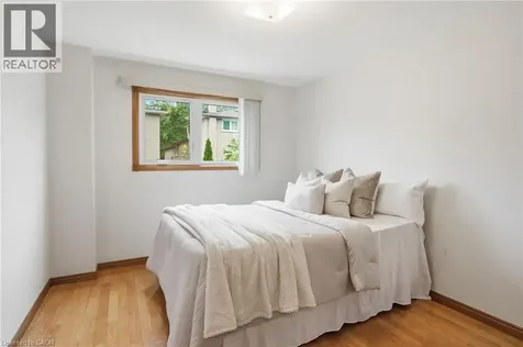 6 Royce Avenue Stoney Creek ON L8G 4C8