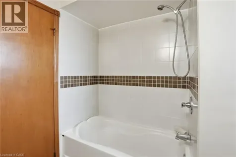 6 Royce Avenue Stoney Creek ON L8G 4C8