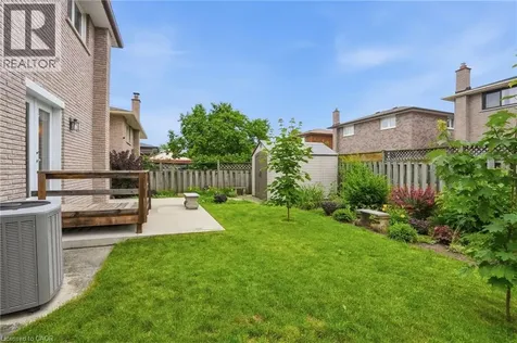 6 Royce Avenue Stoney Creek ON L8G 4C8