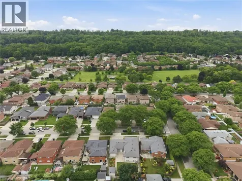 6 Royce Avenue Stoney Creek ON L8G 4C8