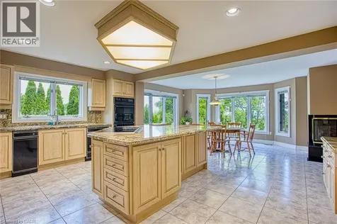22 Burt Court Stoney Creek ON L8G 3H4