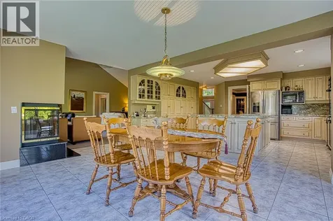 22 Burt Court Stoney Creek ON L8G 3H4