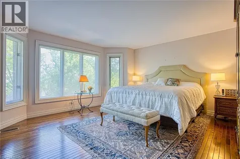 22 Burt Court Stoney Creek ON L8G 3H4