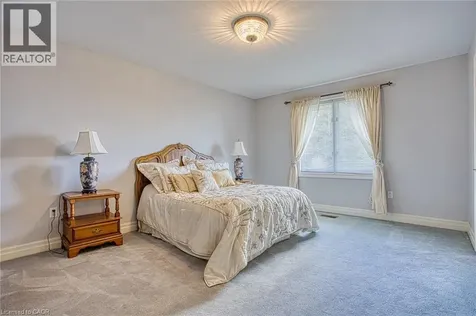 22 Burt Court Stoney Creek ON L8G 3H4