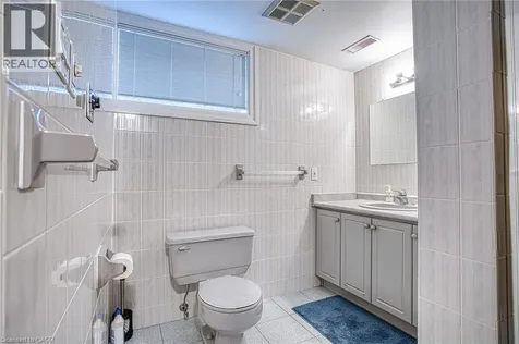 22 Burt Court Stoney Creek ON L8G 3H4