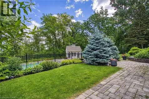 22 Burt Court Stoney Creek ON L8G 3H4