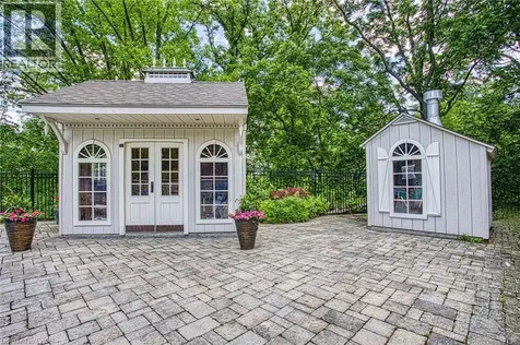 22 Burt Court Stoney Creek ON L8G 3H4