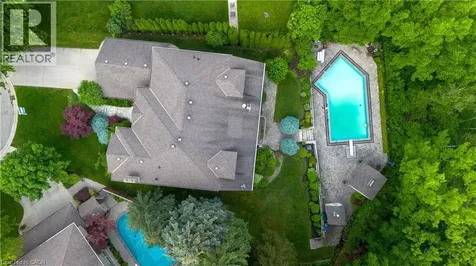 22 Burt Court Stoney Creek ON L8G 3H4