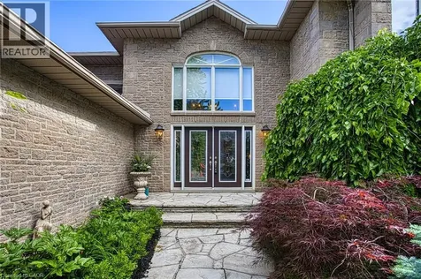 22 Burt Court Stoney Creek ON L8G 3H4
