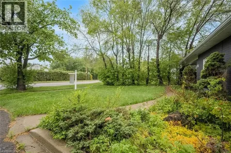 16 Woodward Avenue Brampton ON L6V 1K1
