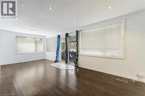 16 Woodward Avenue Brampton ON L6V 1K1