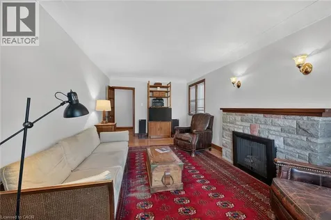 83 Aberfoyle Avenue Hamilton ON L8K 4S1