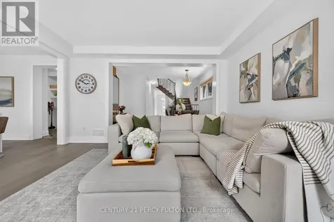 1477 Mockingbird Square Pickering ON L1X 0N8