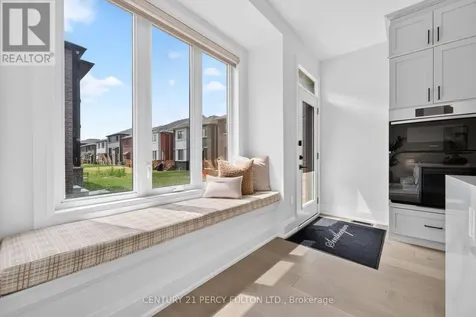 1477 Mockingbird Square Pickering ON L1X 0N8