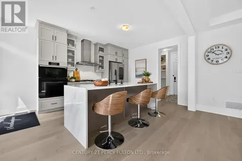 1477 Mockingbird Square Pickering ON L1X 0N8