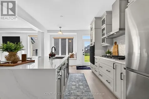 1477 Mockingbird Square Pickering ON L1X 0N8