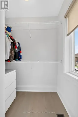 1477 Mockingbird Square Pickering ON L1X 0N8