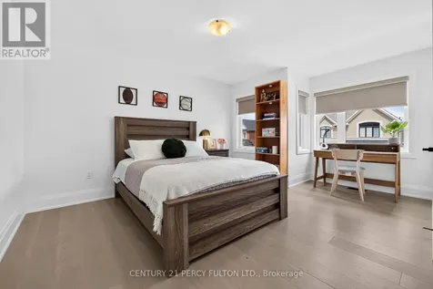 1477 Mockingbird Square Pickering ON L1X 0N8