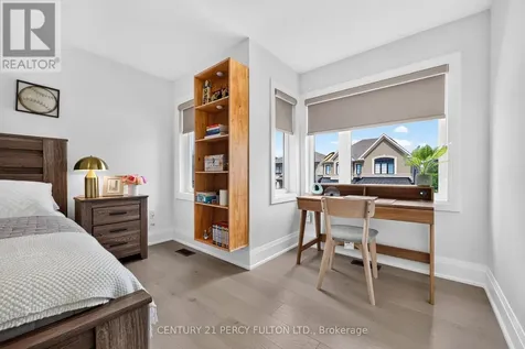 1477 Mockingbird Square Pickering ON L1X 0N8