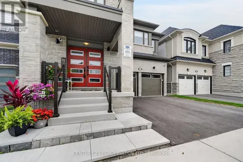 1477 Mockingbird Square Pickering ON L1X 0N8