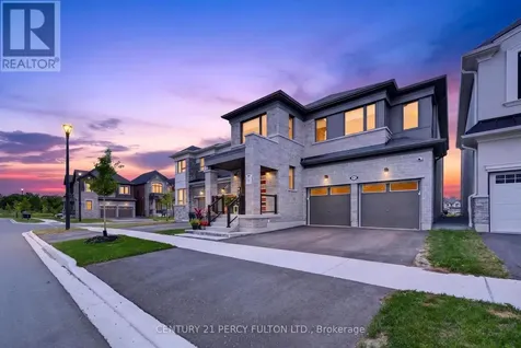 1477 Mockingbird Square Pickering ON L1X 0N8