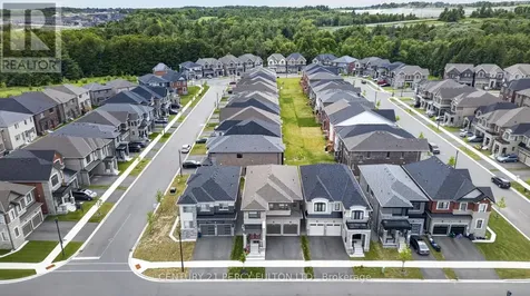 1477 Mockingbird Square Pickering ON L1X 0N8