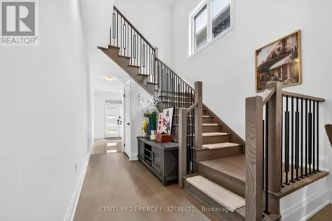 1477 Mockingbird Square Pickering ON L1X 0N8
